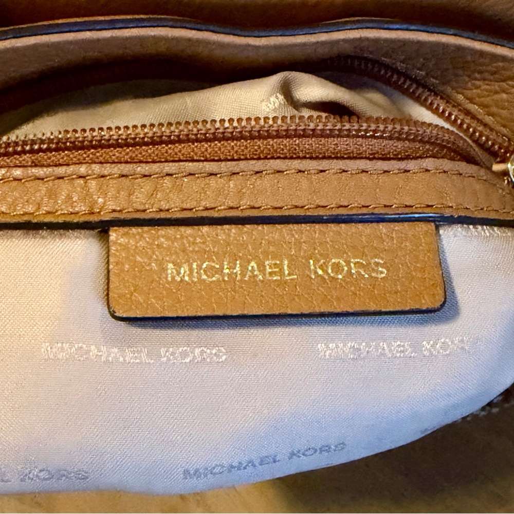 Michael Kors Leather Crossbody Saddle Bag Tan Tassel Boho Chic - Picture 9 of 14